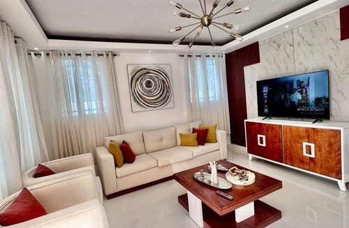 Punal Villa | 4BR Villa, Getaway Pool, 2 Balconies, Mountain Views & Peaceful Vibes