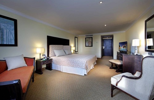 Los Cacicazgos Hotel | Dominican Fiesta Hotel & Casino