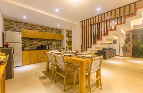 Petulu Villa | Double Story Villa with Kitchen ★ Private Pool ★ Fast Wifi ★