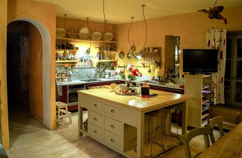 Azolimnos Villa | Dreamy Artists' Villa