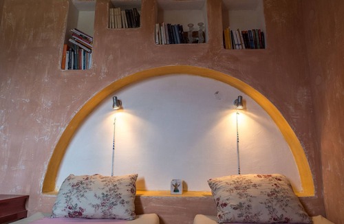 Azolimnos Villa | Dreamy Artists' Villa