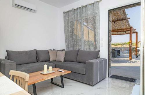Haraki Villa | Dreamy Charaki 2 Bd Villa with Private Pool
