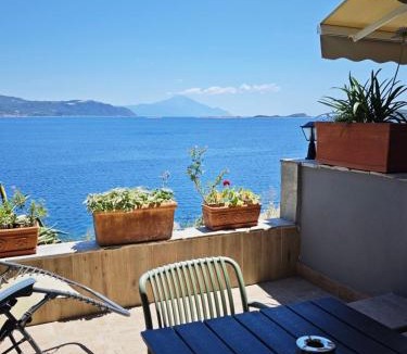 Aristotelis Apartment | Drenia Studios