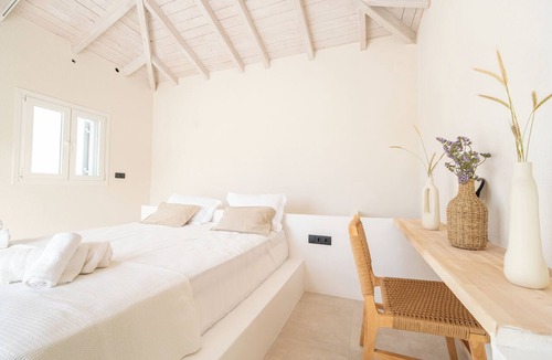 Kithnos Hotel | Drio Kythnos Suites