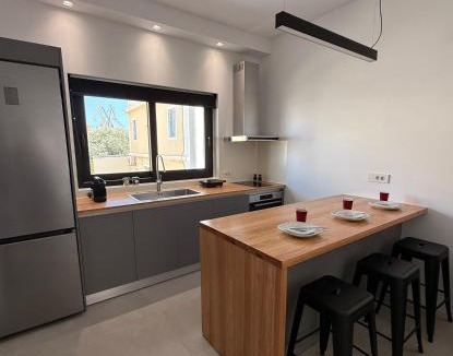 Ermoupoli Apartment | Drop out