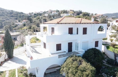 Ormos Agiou Ioannou House | Dual bay views by ΜΡS