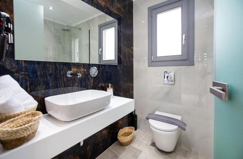 Aliki Apartment | East Coast