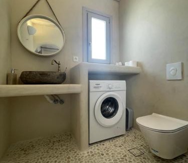 Kamari Villa | East Side Villa