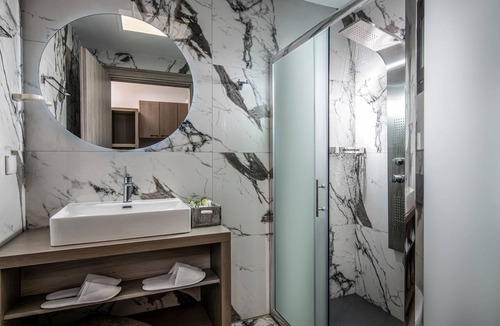 Kato Gouves House | Ebenus Suites by Checkin