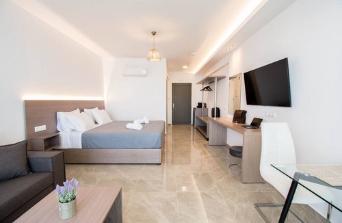 Kato Gouves House | Ebenus Suites by Checkin