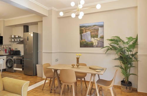 Ilisia Apartment | Eclectic central 3suites apartment