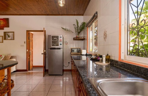 Zig Zag Ward Villa | Effie’s Mountain View Villa - gecko Villa