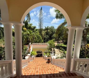 Cabrera Bed & Breakfast | El Castillo Tropical Cabrera
