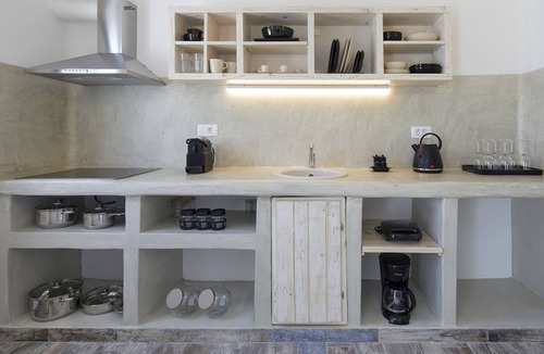 Fira House | El Verano Suites