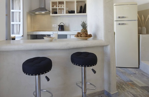 Fira House | El Verano Suites