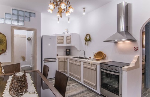 Naxos House | ELAIOLITHOS - Luxury Villa Suites - Adults Only