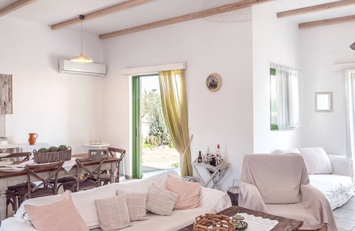 Kalathos Villa | Elegant 2-bedroom villa with pool near Lindos