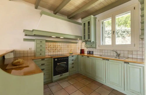 Andros Town Villa | Elegant Andros Beach House | Villa Stenies Thea | 5 Bedrooms | Direct Beach