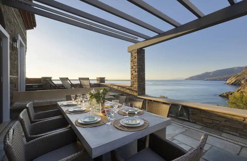 Andros Town Villa | Elegant Andros Beach House | Villa Stenies Thea | 5 Bedrooms | Direct Beach
