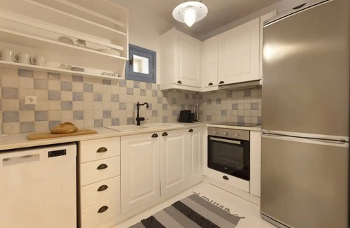 Steniai Villa | Elegant Andros Beach House | Villa Stenies Aspro | 2 bedrooms