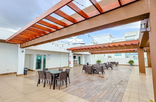 Downtown Santo Domingo Apartment | Elegant City Center 2BD Apt, King Bed, Full AC, Fast Wi-Fi, Pool, Near all