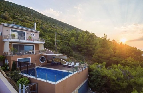 Chalcis Villa | Elegant Nian Villa Sea - Luxury Stay in Drosia, Chalkida
