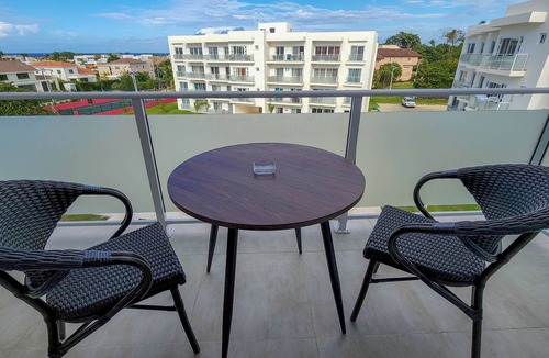 Los Brazos Condo | Elegant ocean view condo in heart of Ocean Village