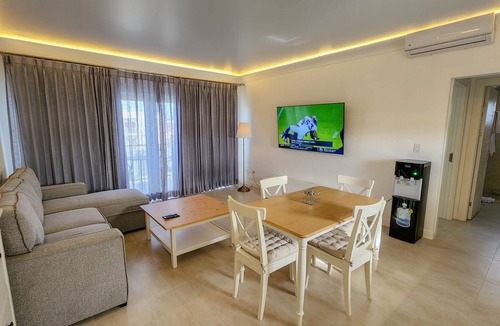 Los Brazos Condo | Elegant ocean view condo in heart of Ocean Village
