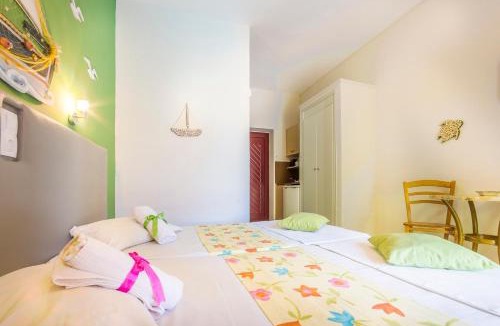 Kalamaki Hotel | Elena's Studios