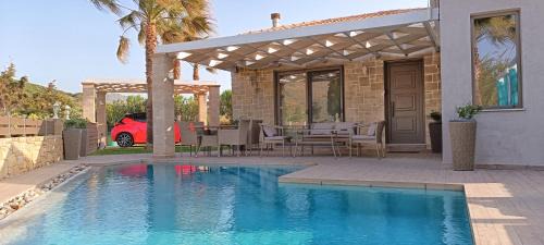 Nopigia Villa | Elena Villa