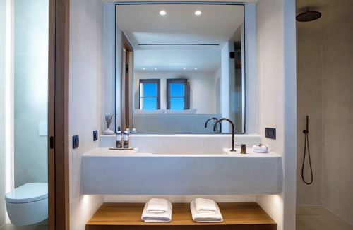 Pyrgos Hotel | Elessa Hotel