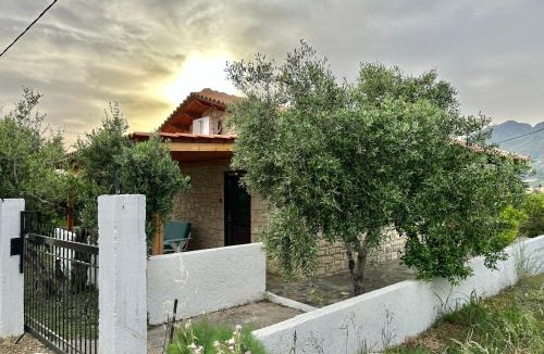 Lefkogeia House | Elia Home