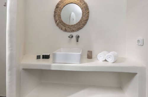 Finikia Hotel | Elios Cave Suites