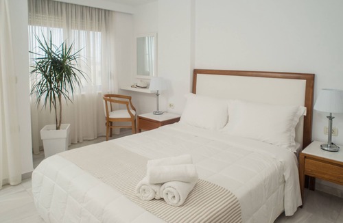 Daratsos House | Elizabeth Suites