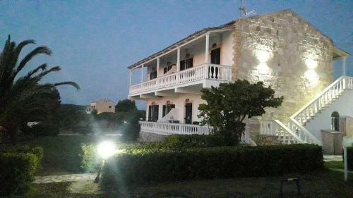 Almiros Beach House | Elli Beach Apartments and Studios