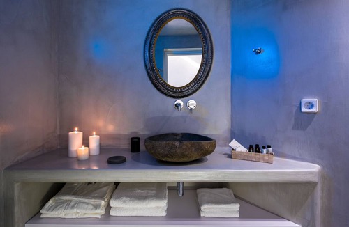 Karterados Hotel | Emerald Collection Suites