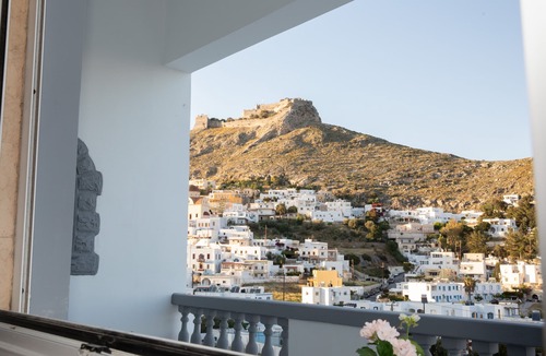Panteli Apartment | Emerald Heaven, Spacious house near the beach with a magnificent view.