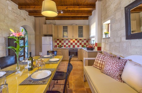 Rapaniana Villa | Emerald Villa - Four Bedroom Villa, Sleeps 8