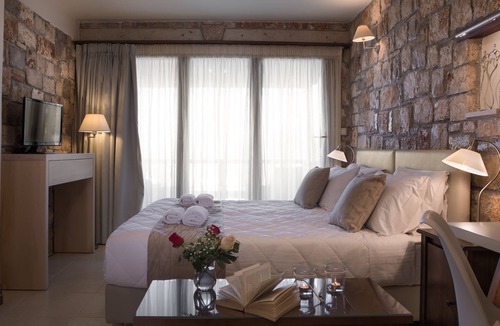Assos-Lechaio Bed & Breakfast | ENALIO Suites