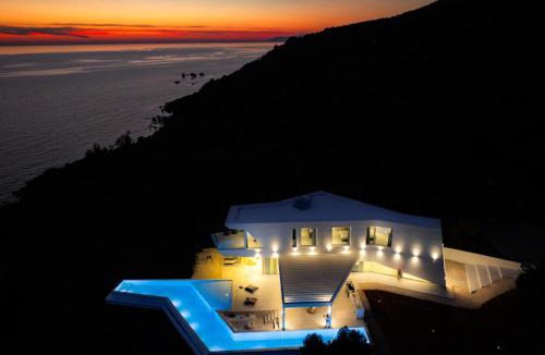 Agios Matthaios Villa | Endless Blue