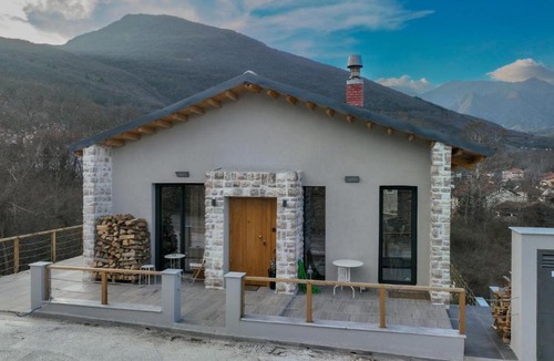 Almopia House | Endless View Orma Guesthouse