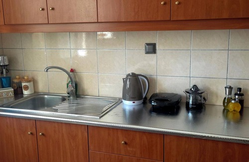 Loutraki Apartment | Enora Loutraki! Stylish 2BR Retreat with private Garden near the Sea.