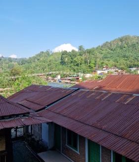 Bukit Lawang House | Enter Point