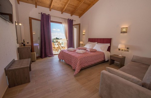 Erikousa Island House | Erikousa Palace Suite 15