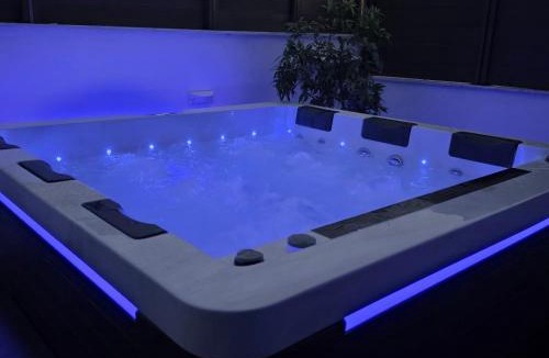 Keramoti Apartment | EriZen Jacuzzi suites