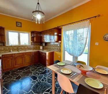 Andravida-Kyllini Apartment | Errant Blue House Kyllini