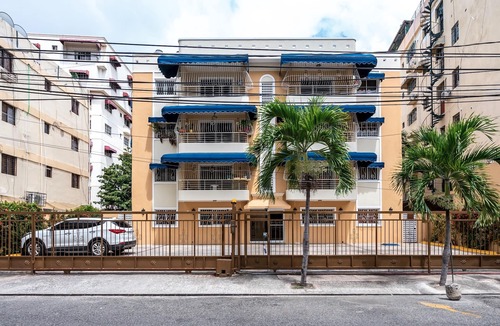 Santo Domingo Apartment | Escape Apartment steps to Downtown Center Mall in Mirador Norte