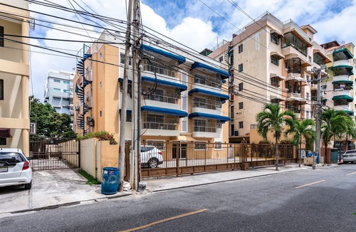 Santo Domingo Apartment | Escape Apartment steps to Downtown Center Mall in Mirador Norte