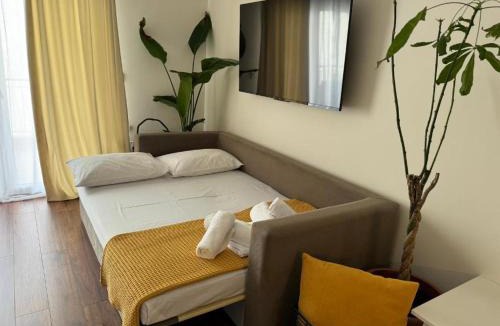 Xanthi Apartment | Escape Central Stay with Parking - Meno Homes 4A