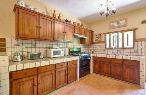 Urbanizacion Raul Ruiz Ski Chalet | Escape Chalet at Pinar del Sol in Jarabacoa